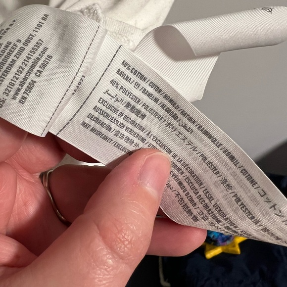 Hollister tshirt - Picture 3 of 3